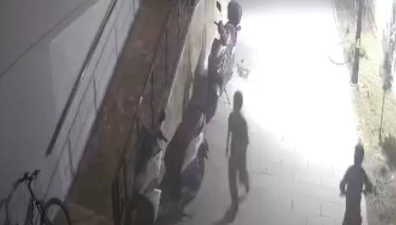 bisiklet hirsizligi iki cocugu kameralar goruntuledi sJTXqXIk