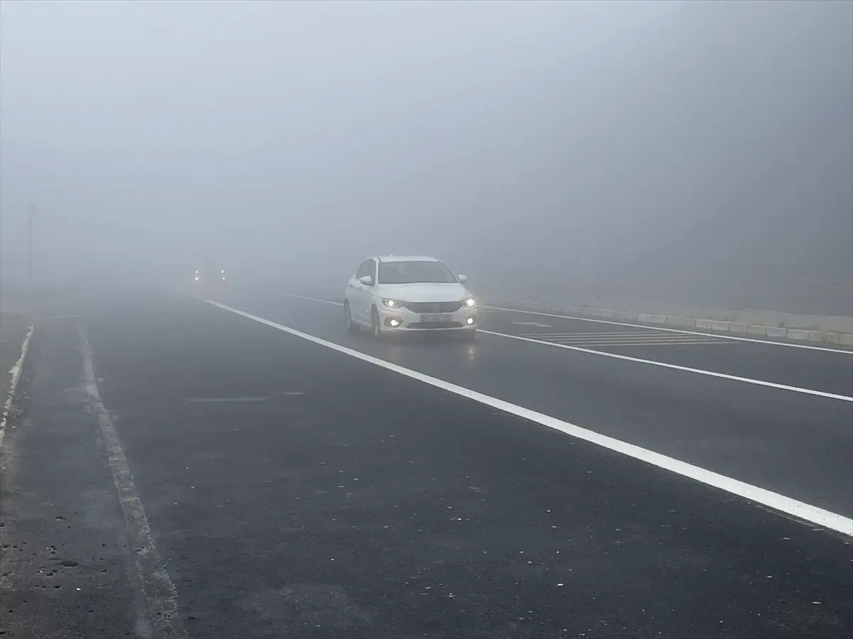 bolu daginda sis ulasimi olumsuz etkiliyor LkOT7r5a