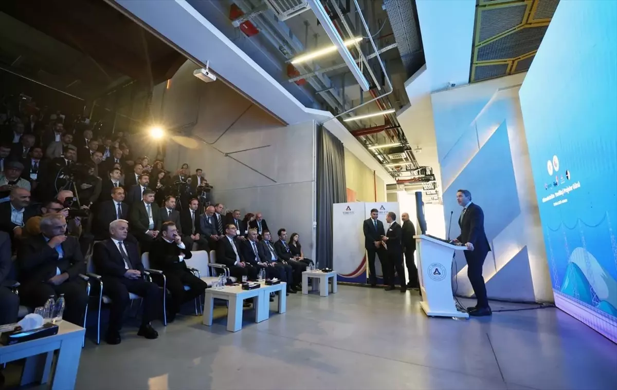 bakan bayraktar son 23 yilda yenilenebilir enerjideki devrimde heslerin onemli rol oynadigini belirtti g4rBDdlm