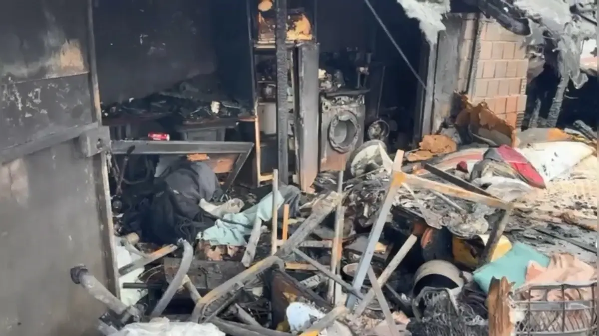 beyoglunda kundaklama yangini QcrrPahf.jpg