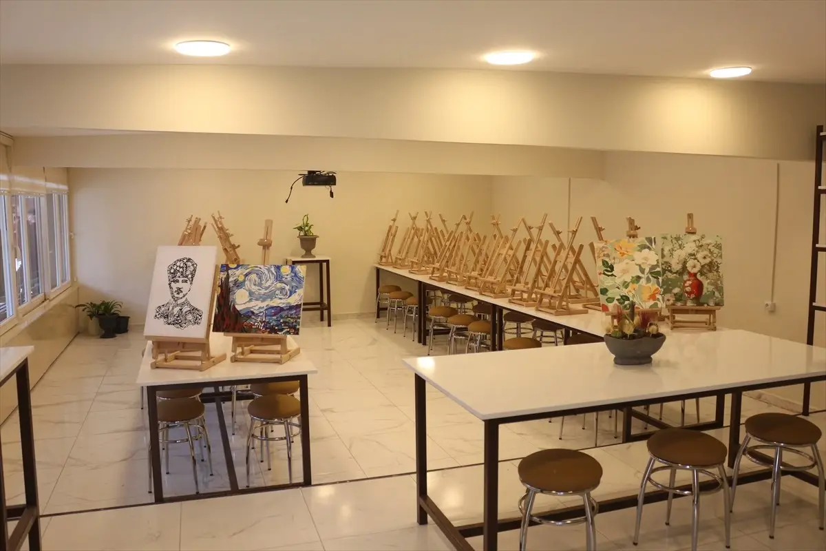 dila yuksel anisina sanat atolyesi acildi LMkTKJTr.jpg