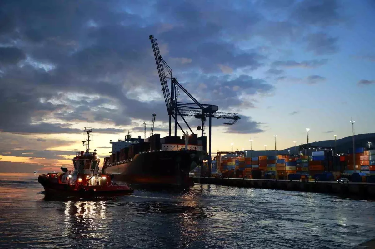 dp world evyap korfez limani wan hai linesin fm1 hattina ev sahipligi yapiyor 8EkYjuFR.jpg