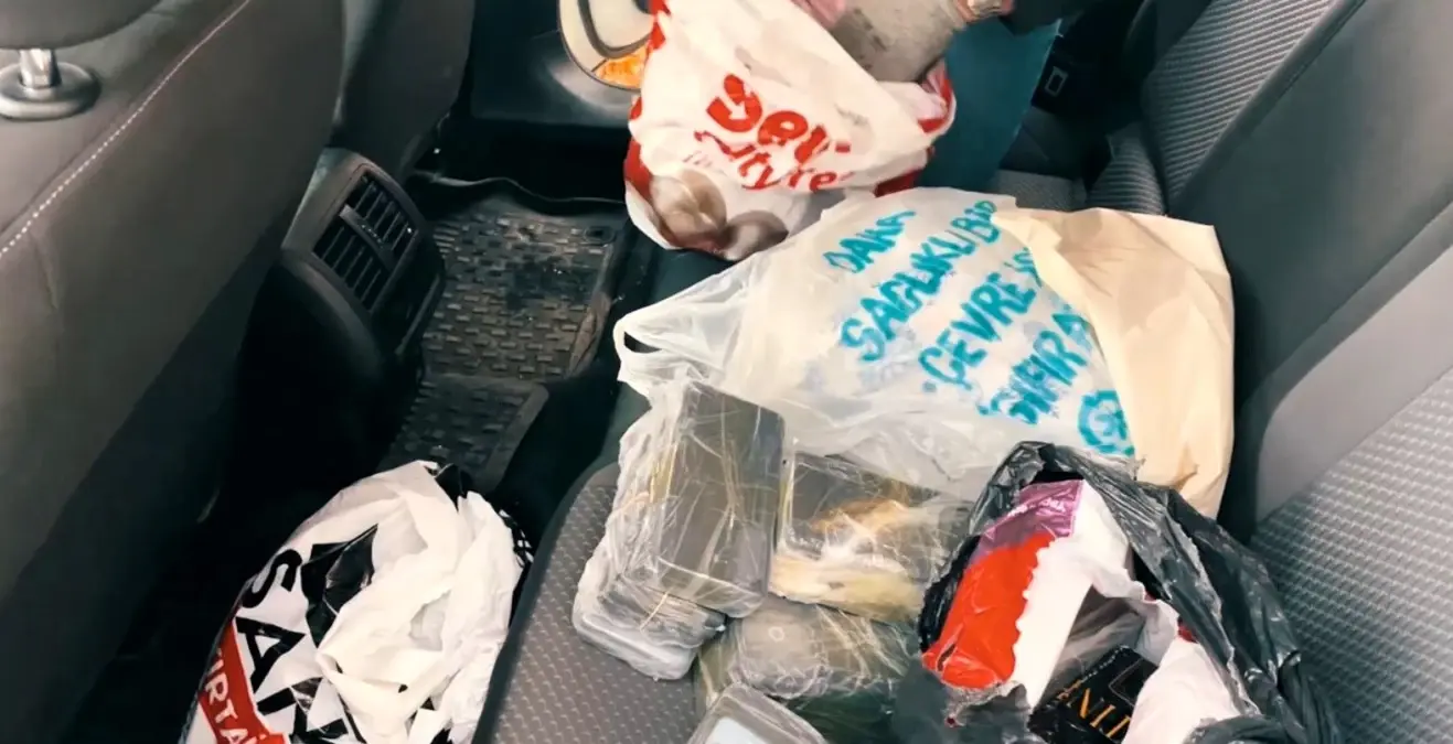 musta gumruk kacagi 218 cep telefonu ele gecirildi BwtAj1hn.jpg