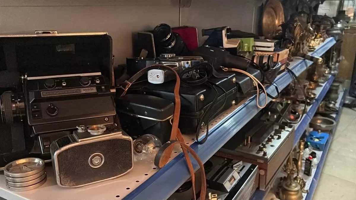 tekirdagli kahveci kahvehanesini antikaciya donusturdu FaYRAQUU.jpg