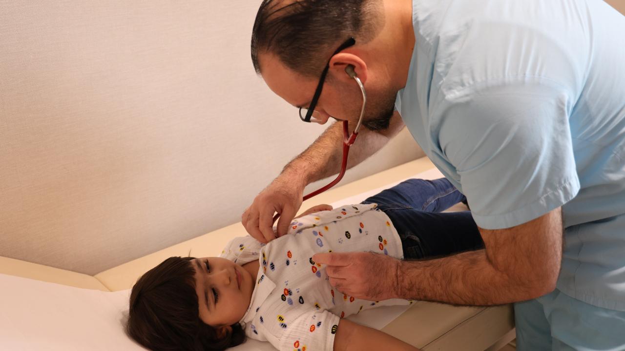 200 binde bir gorulen hastalik 2 yasindaki cocugun gogus boslugu bagirsakla doldu wa2SGC5F.jpg