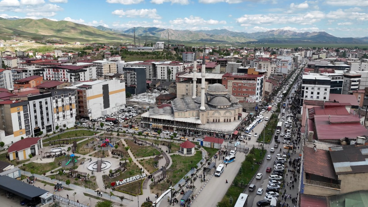 devlet bahcelinin terorsuz turkiye adimlarina hakkariden destek byus8H25.jpg