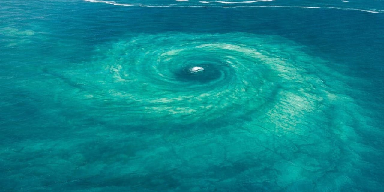 Okyanusun Gizli Tehlikesi: Dev Girdaplar Gemileri Yutuyor