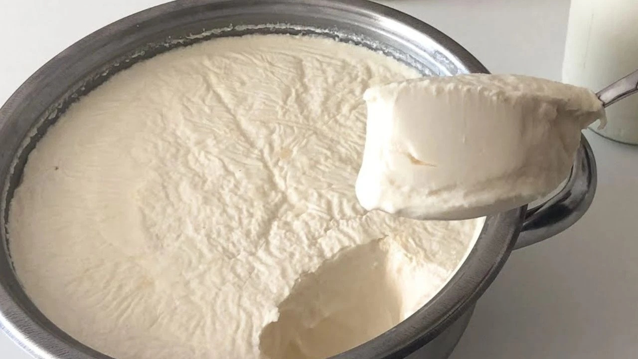 Jersey Sütüyle Kremamsı Ev Yoğurdu Yapmanın Sırları